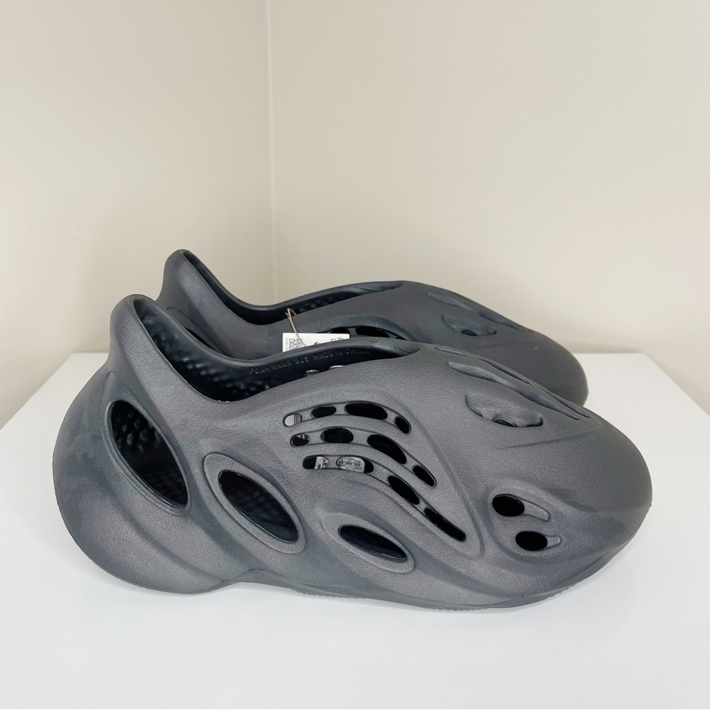 NWB adidas Yeezy Foam RNR - Picture 5 of 9